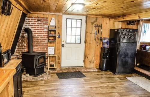 Kimball Lake Shores Cabina | Cozy A-frame with private hot tub & water access⛷🔥