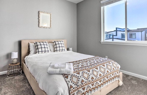 Dupont Casa | Cozy Abode w/ Patio ~ 7 Mi to Dtwn Denver