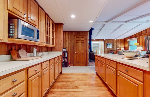 Stratton and Bromley Ski Areas Casa | Cozy abode with a deck, grill, wood stove, full kitchen, W/D, and partial AC