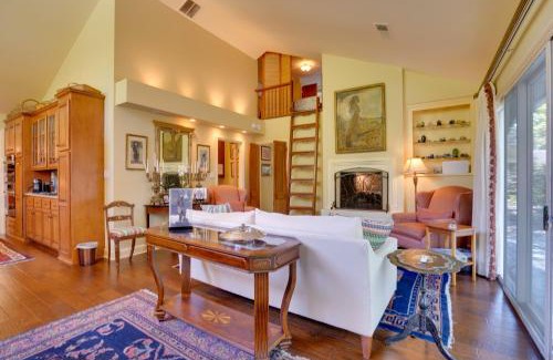 Summerville Historic District Casa | Cozy Abode with Yard about 1 Mi to Dtwn Summerville