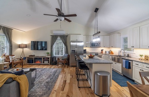West Tremont Casa | Cozy Acadia Hideaway with Hot Tub