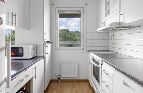Sundbyberg Municipality Apartamento | Cozy accommodation with a relaxing atmosphere One private bedroom with shared bathroom