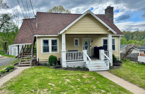 Au Sable Forks Apartamento | Cozy Adirondack Apartment in Au Sable Forks, Close to Whiteface Mountain!