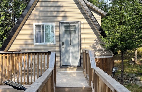 Saint John Cabina | Cozy Aframe 4 beds, full bathroom, kitchenette cabin with WiFi in Saint John