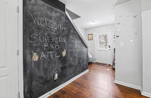 Church Street Casa | Cozy Airport Oasis Grey