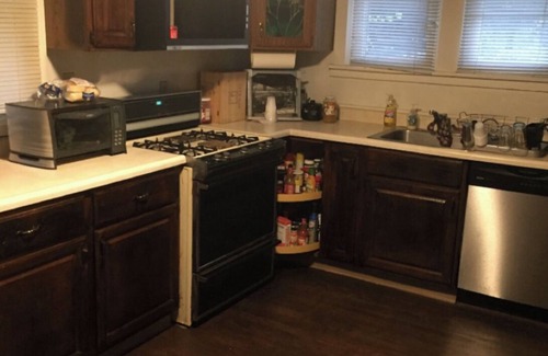 Pittsburgh Casa | Cozy all brick home for your peace of mind🌟⭐️🌟 Queen Beds★Free Parking★Fireplace