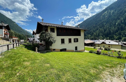 Cogolo Apartamento | Cozy alpine chalet in the heart of the Dolomites.