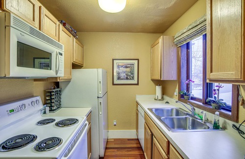 South Addition Apartamento | Cozy Anchorage Studio: Walk to Downtown!