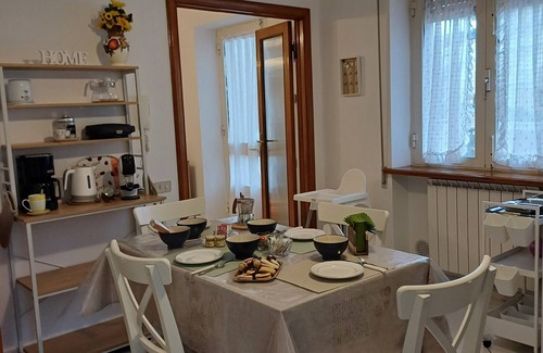 Stiava Casa | Acogedora y luminosa "Casa Le Camelie"