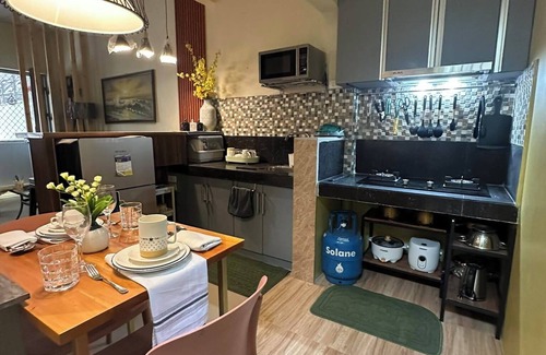 Angeles City Casa | Cozy and Charming 2-bedroom townhouse located near Clark and Malls free parking