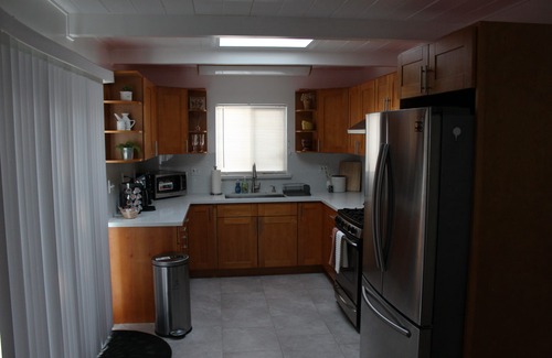 Pinole Casa | Cozy and Charming Family Friendly Home Between Napa and SF