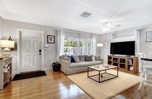 Southside Casa | Cozy and Charming in SoSo
