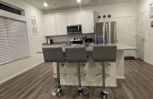 Commerce City Casa | Cozy and cheerful family-sized home 12mins from DIA