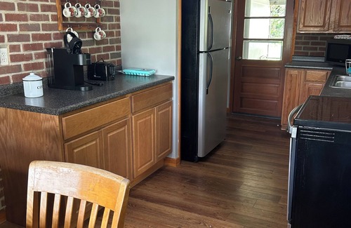 Orrtanna Otro | Cozy and Clean Farmhouse in Mountains near Gettysburg. No extra cleaning fees!