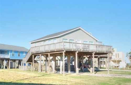 Surfside Beach Casa | Cozy and Clean steps from the beach. Gulf views <3