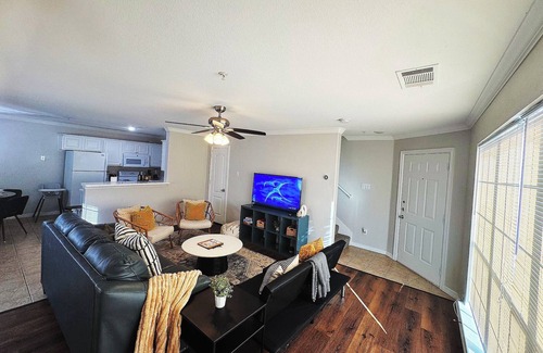 Keller Casa | Cozy and Comfort near Fort Worth