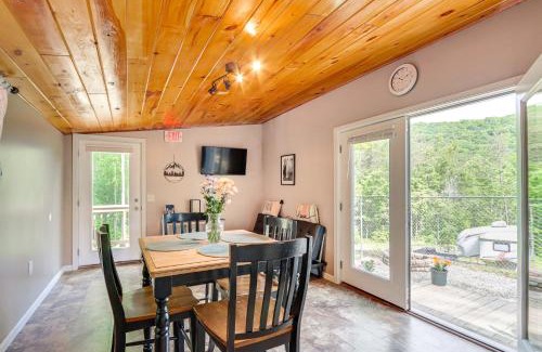 Blairsville Apartamento | Cozy and Convenient Blairsville Cabin with Deck!