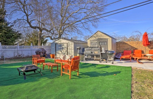 Elmont Apartamento | Cozy and Convenient Elmont Retreat with Patio!