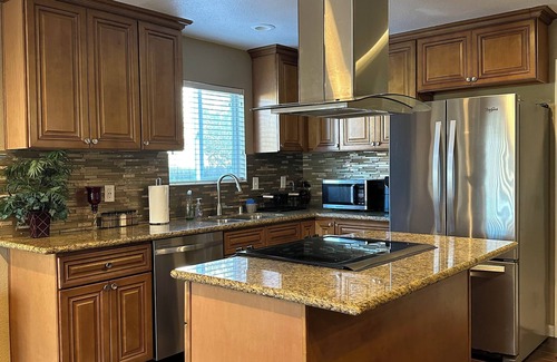 Turlock Casa | Cozy and Convenient Entire Home For traveling professionals and families