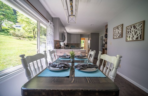 Brevard Casa | Acogedor y conveniente refugio junto a la montaña