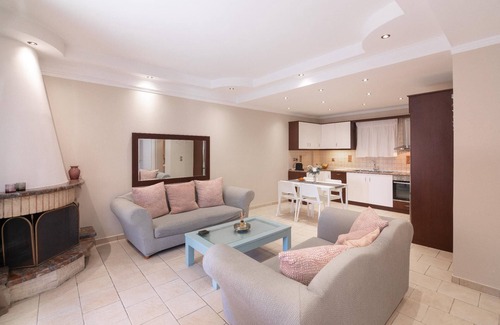 Alepou Apartamento | Cozy and convenient two-bedroom apartment city getaway in Corfu