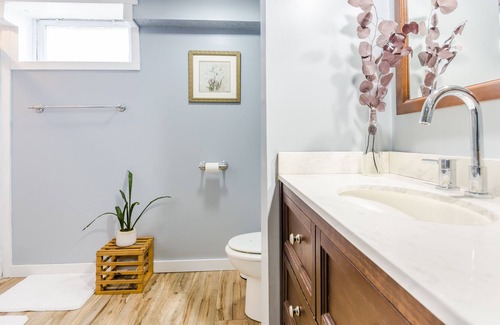 Manhattan Cabaña | Cozy and cute! Quick access to Manhattan Amenities