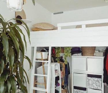 College Park and Old Oak Apartamento | Cozy and Cute Studio Apartment with a Loft Bed, 13 mins walk to Westfield White City