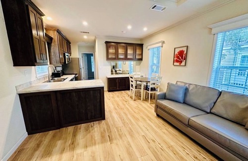 Crystal River Cabina | Cozy and fully equipped cabin in Crystal River Fl. Screened-In outdoor pool.