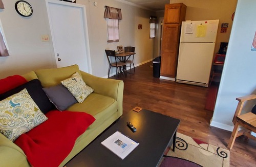 West Monroe Casa | Cozy and In the Middle of it all 2br/1ba - Extended Stay!