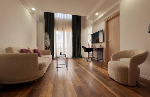 Stefanestii de Jos Apartamento | Cozy and Luminous Loft Apartment!