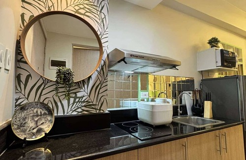 San Dionisio Condominio | Cozy and Luxurious 2 bedroom condominium unit , near NAIA airport.