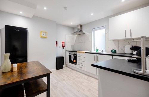 Enniskillen Apartamento | Cozy and Modern 2-Bedroom Retreat in the Heart of Downtown