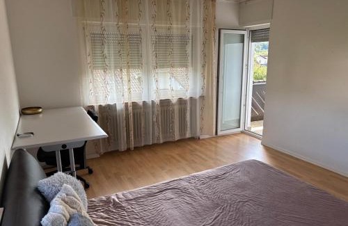 Lohra Apartamento | Cozy and Modern Apartment Your Home Away from Home
