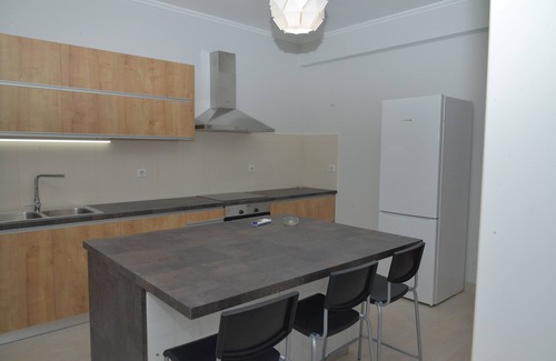 Potamos Apartamento | Acogedora y moderna casa cerca de la ciudad de Corfú con WiFi y jardín perfecto para familias.