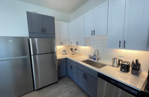 University Village / Little Italy Hotel | Cozy and Modern Stay in the Heart of C