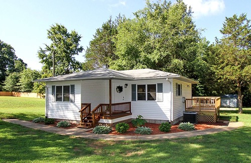 Davidson Cabaña | Cozy and private 2-bed cottage close to Lake Norman/ Charlotte