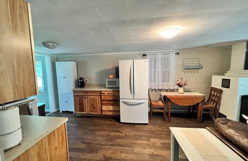 Newfield Cabaña | Cozy and private countryside cottage in Newfield. Pet-friendly!