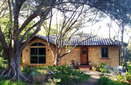 St. Helena Villa | Cozy and Private Hillside Villa in St. Helena