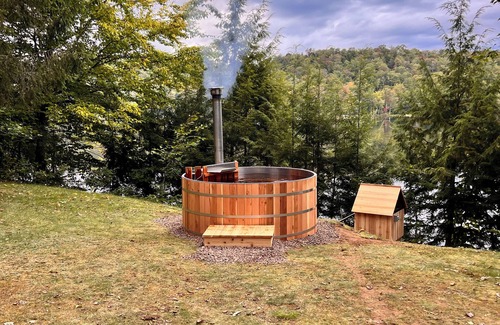 Croghan Casa | Cozy and private lakefront cabin -- perfect for large groups & family reunions!