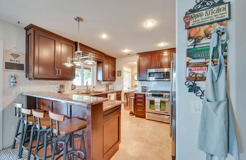 San Ysidro Casa | Cozy and quiet 6-bedroom retreat close to outlet mall shopping and more!