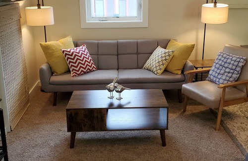 Minturn Casa | Cozy and quiet carriage house apartment in downtown Minturn.