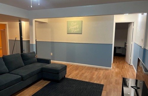 Jonesboro Apartamento | Cozy and Quiet getaway near shopping and entertainment.