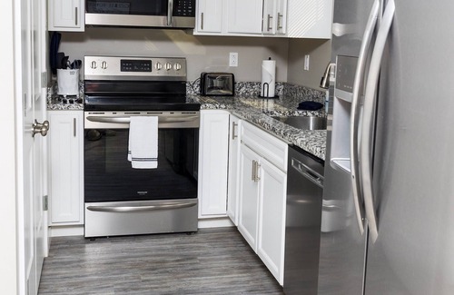 Barboursville Casa | Cozy and quiet new townhome minutes from the mall exit.