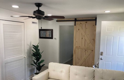 South Beloit Apartamento | Cozy and Quiet Oasis, South Beloit. Very Clean, 1 bedroom apartment