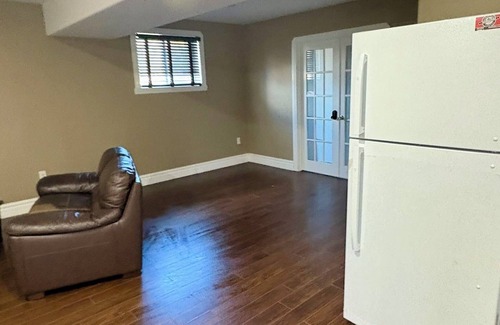 Woodslee Casa | Cozy and quiet room close to riverside.