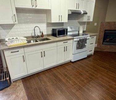 Woodslee Casa | Cozy and quiet room close to riverside