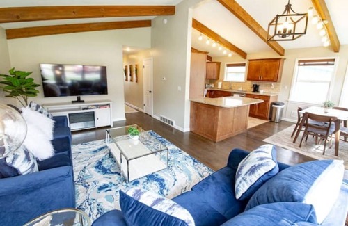 Prairie Village Casa | Cozy and Quiet 3 BR, 2 BA Home in Prairie Village - Pet Friendly
