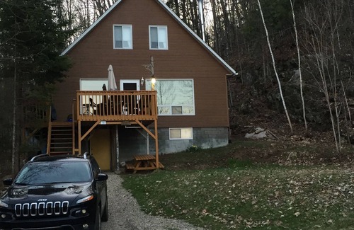 Papineau Regional County Municipality Cabaña | Cozy and secluded cottage on a private road. 7 minutes from all amenities.