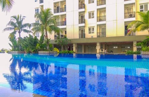 Depok Apartamento | Cozy and Simple Living Studio Apartment at Cinere Resort By Travelio