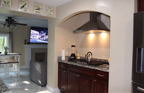 Dowagiac Casa | Cozy and spacious home in Twin Lakes Area.